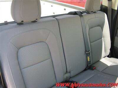 2016 Chevrolet Colorado 4DR., 4X4, CREW CAB, LOW 30,000 MILES - Photo 25 - North Platte, NE 69101