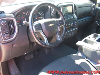 2022 Chevrolet Silverado 2500 LT, Z71  LT,4WD, CREW CAB, 6.6L V8, LOW 55,000 MILES - Photo 2 - North Platte, NE 69101