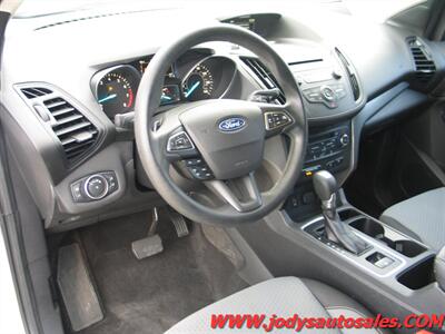 2017 Ford Escape SE SE, AWD, EcoBoost 1.5L Turbo I4 - Photo 2 - North Platte, NE 69101