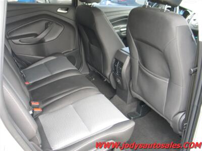 2017 Ford Escape SE SE, AWD, EcoBoost 1.5L Turbo I4 - Photo 22 - North Platte, NE 69101