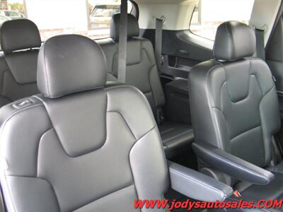 2025 Kia Telluride S  HEATED, SEATS, 3RD ROW SEATING, SUNROOF - Photo 32 - North Platte, NE 69101