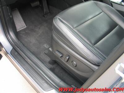 2025 Kia Telluride S  HEATED, SEATS, 3RD ROW SEATING, SUNROOF - Photo 4 - North Platte, NE 69101