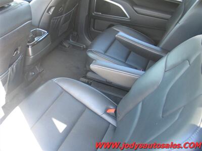 2025 Kia Telluride S HEATED, SEATS, 3RD ROW SEATING, SUNROOF - Photo 31 - North Platte, NE 69101