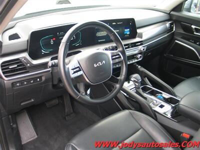 2025 Kia Telluride S  HEATED, SEATS, 3RD ROW SEATING, SUNROOF - Photo 2 - North Platte, NE 69101