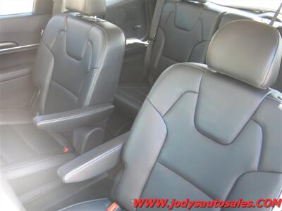 2025 Kia Telluride S HEATED, SEATS, 3RD ROW SEATING, SUNROOF - Photo 33 - North Platte, NE 69101