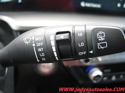 2025 Kia Telluride S  HEATED, SEATS, 3RD ROW SEATING, SUNROOF - Photo 12 - North Platte, NE 69101