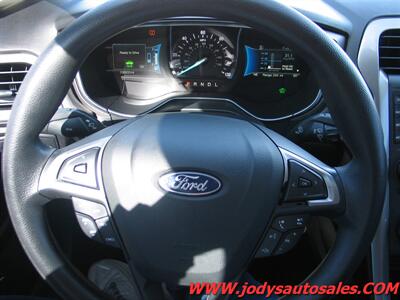 2018 Ford Fusion Hybrid S  S, HYBRID, BLUETOOOTH, 40 MPG - Photo 16 - North Platte, NE 69101