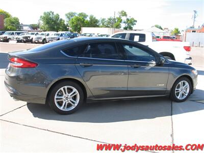 2018 Ford Fusion Hybrid S  S, HYBRID, BLUETOOOTH, 40 MPG - Photo 32 - North Platte, NE 69101