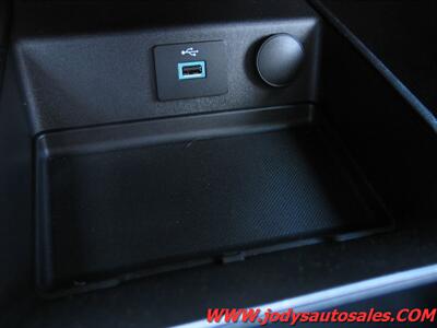 2018 Ford Fusion Hybrid S  S, HYBRID, BLUETOOOTH, 40 MPG - Photo 20 - North Platte, NE 69101