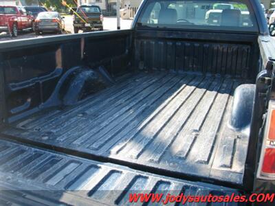 2014 Ford F-150 XL  Reg Cab Long Box, 4X2, LOW 31,000 MILES - Photo 19 - North Platte, NE 69101