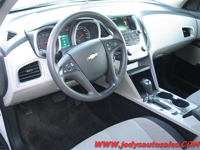 2017 Chevrolet Equinox LS  LS, AWD, LOW LOW 40,000 MILES - Photo 2 - North Platte, NE 69101