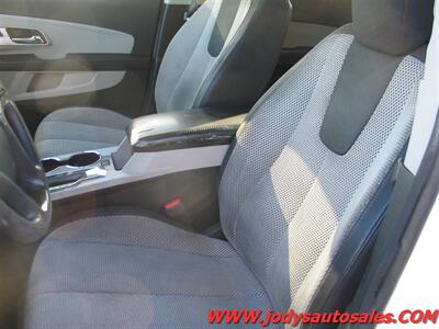 2017 Chevrolet Equinox LS, AWD, LOW LOW 40,000 MILES  LS, AWD, LOW LOW 40,000 MILES - Photo 5 - North Platte, NE 69101