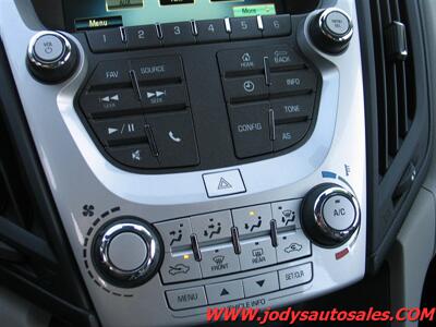 2017 Chevrolet Equinox LS  LS, AWD, LOW LOW 40,000 MILES - Photo 18 - North Platte, NE 69101