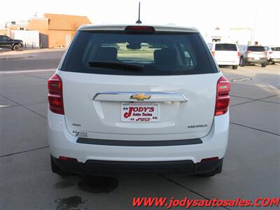 2017 Chevrolet Equinox LS  LS, AWD, LOW LOW 40,000 MILES - Photo 29 - North Platte, NE 69101