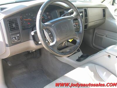 2001 Dodge Dakota  SLT, Crew Cab, 4x4, - Photo 2 - North Platte, NE 69101