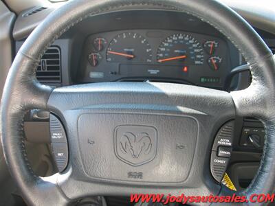 2001 Dodge Dakota  SLT, Crew Cab, 4x4, - Photo 13 - North Platte, NE 69101