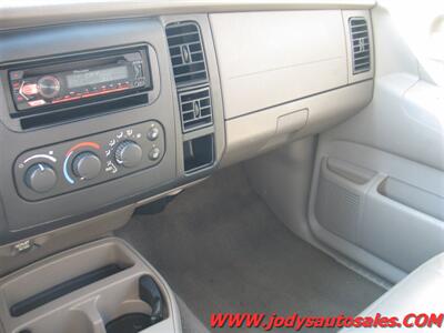 2001 Dodge Dakota  SLT, Crew Cab, 4x4, - Photo 17 - North Platte, NE 69101