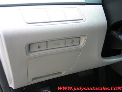 2016 Hyundai SONATA Hybrid SE  SE, HYBRID, LOW, LOW 49,000 MILES - Photo 6 - North Platte, NE 69101