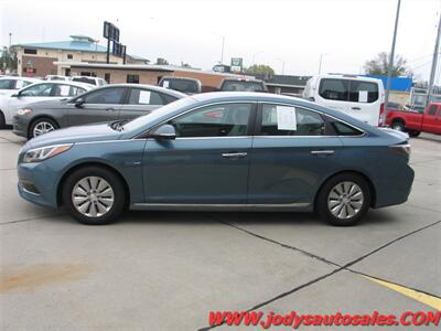 2016 Hyundai SONATA Hybrid SE  SE, HYBRID, LOW, LOW 49,000 MILES - Photo 26 - North Platte, NE 69101