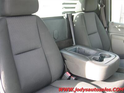 2012 GMC Sierra 3500 FLAT BED 8'  3500, W/T, 4X4, Flat Bed 8', LOW LOW 50,000 MILES - Photo 17 - North Platte, NE 69101