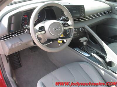 2021 Hyundai ELANTRA SE SE FWD, 41 MPG - Photo 2 - North Platte, NE 69101