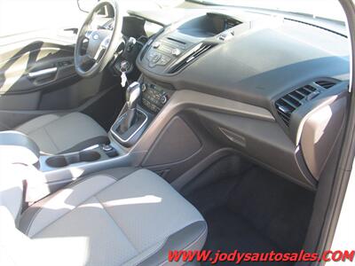 2017 Ford C-MAX Hybrid SE  SE, GAS/HYBRID, 40 MPG, LOW, LOW 42,000 MILES - Photo 24 - North Platte, NE 69101