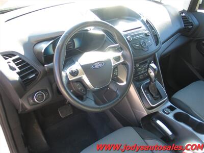 2017 Ford C-MAX Hybrid SE  SE, GAS/HYBRID, 40 MPG, LOW, LOW 42,000 MILES - Photo 2 - North Platte, NE 69101