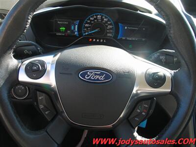 2017 Ford C-MAX Hybrid SE  SE, GAS/HYBRID, 40 MPG, LOW, LOW 42,000 MILES - Photo 16 - North Platte, NE 69101