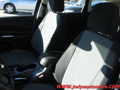 2017 Ford C-MAX Hybrid SE  SE, GAS/HYBRID, 40 MPG, LOW, LOW 42,000 MILES - Photo 5 - North Platte, NE 69101