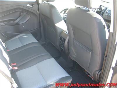 2017 Ford C-MAX Hybrid SE  SE, GAS/HYBRID, 40 MPG, LOW, LOW 42,000 MILES - Photo 26 - North Platte, NE 69101