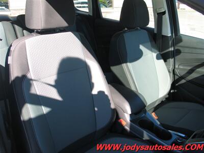 2017 Ford C-MAX Hybrid SE  SE, GAS/HYBRID, 40 MPG, LOW, LOW 42,000 MILES - Photo 25 - North Platte, NE 69101