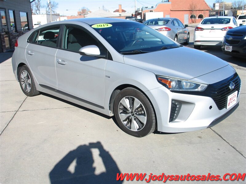 2019 Hyundai IONIQ Plug-in Hybrid  4DR, 1.6L  Hybrid, 52 MPG - Photo 1 - North Platte, NE 69101
