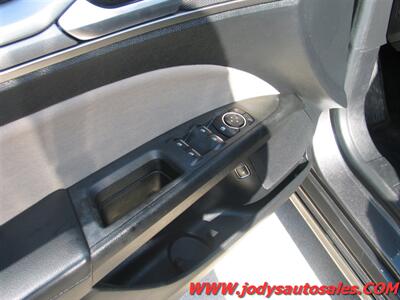 2018 Ford Fusion Hybrid S  S, 2.0L Hybrid I4 188hp, 43 MPG - Photo 3 - North Platte, NE 69101