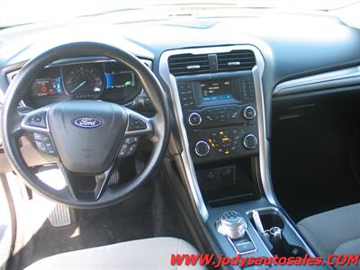 2018 Ford Fusion Hybrid S  S, 2.0L Hybrid I4 188hp, 43 MPG - Photo 6 - North Platte, NE 69101