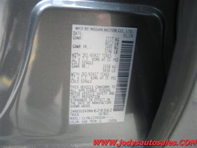 2024 Nissan Frontier SV  SV, Crew Cab, 4WD, 3.8L V6, LOW 23,000 MILES - Photo 41 - North Platte, NE 69101