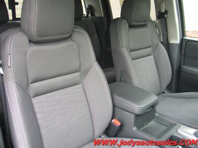 2024 Nissan Frontier SV  SV, Crew Cab, 4WD, 3.8L V6, LOW 23,000 MILES - Photo 26 - North Platte, NE 69101