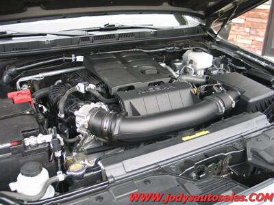 2024 Nissan Frontier SV  SV, Crew Cab, 4WD, 3.8L V6, LOW 23,000 MILES - Photo 40 - North Platte, NE 69101