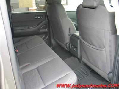 2024 Nissan Frontier SV  SV, Crew Cab, 4WD, 3.8L V6, LOW 23,000 MILES - Photo 27 - North Platte, NE 69101
