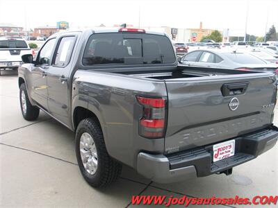 2024 Nissan Frontier SV  SV, Crew Cab, 4WD, 3.8L V6, LOW 23,000 MILES - Photo 35 - North Platte, NE 69101