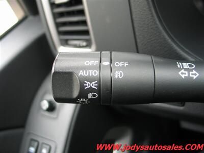 2024 Nissan Frontier SV  SV, Crew Cab, 4WD, 3.8L V6, LOW 23,000 MILES - Photo 9 - North Platte, NE 69101