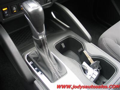 2024 Nissan Frontier SV  SV, Crew Cab, 4WD, 3.8L V6, LOW 23,000 MILES - Photo 23 - North Platte, NE 69101