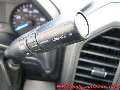 2017 Ford F-250 XL  XL, 2WD, CREW CAB, 41,000 LOW MILES - Photo 9 - North Platte, NE 69101