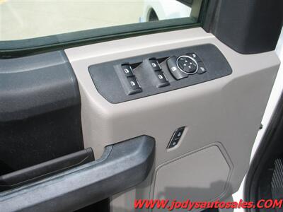 2017 Ford F-250 XL  XL, 2WD, CREW CAB, 41,000 LOW MILES - Photo 3 - North Platte, NE 69101