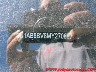2021 Nissan Sentra S, FWD, 39 MPG - Photo 2 - North Platte, NE 69101