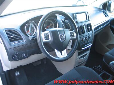 2017 Dodge Grand Caravan SE  SE, FWD, STOW & GO, 3.6 L V-6, LOW 37,000 MIL - Photo 2 - North Platte, NE 69101