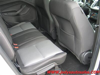 2019 Ford Escape SE  SE, AWD, LOW,LOW 37,000 MILES - Photo 24 - North Platte, NE 69101