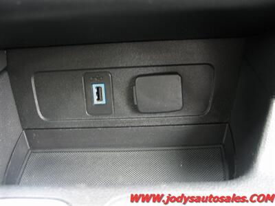 2019 Ford Escape SE  SE, AWD, LOW,LOW 37,000 MILES - Photo 17 - North Platte, NE 69101