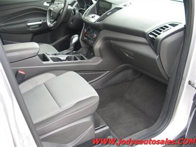 2019 Ford Escape SE  SE, AWD, LOW,LOW 37,000 MILES - Photo 22 - North Platte, NE 69101