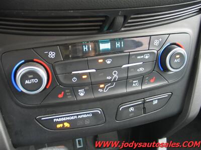 2019 Ford Escape SE  SE, AWD, LOW,LOW 37,000 MILES - Photo 16 - North Platte, NE 69101