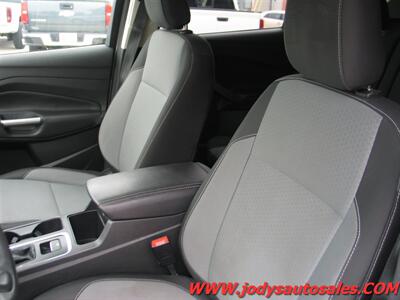 2019 Ford Escape SE  SE, AWD, LOW,LOW 37,000 MILES - Photo 5 - North Platte, NE 69101